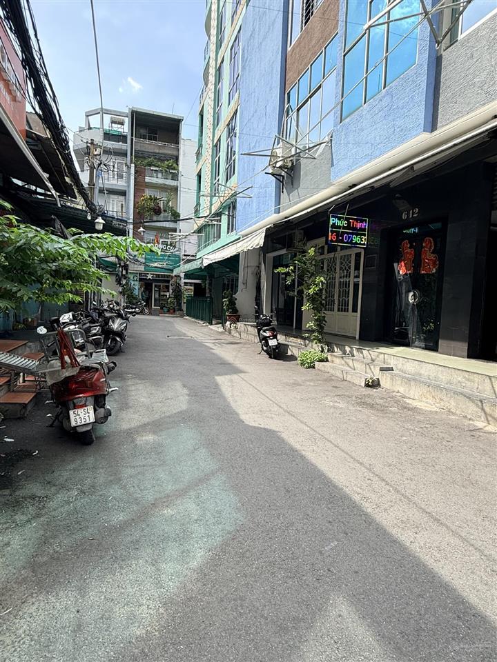 Nợ bank gấp bán! chỉ 12 tỷ hxh đường 3/2, dt 4.3*15m, nhà 5 tầng kiên cố