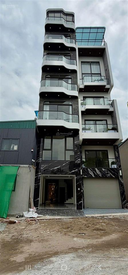 Tòa nhà view hồ long biên, chỉ 14,6 tỷ 55m2 7 tầng thang máy, gara, ô tô tránh full nội thất.