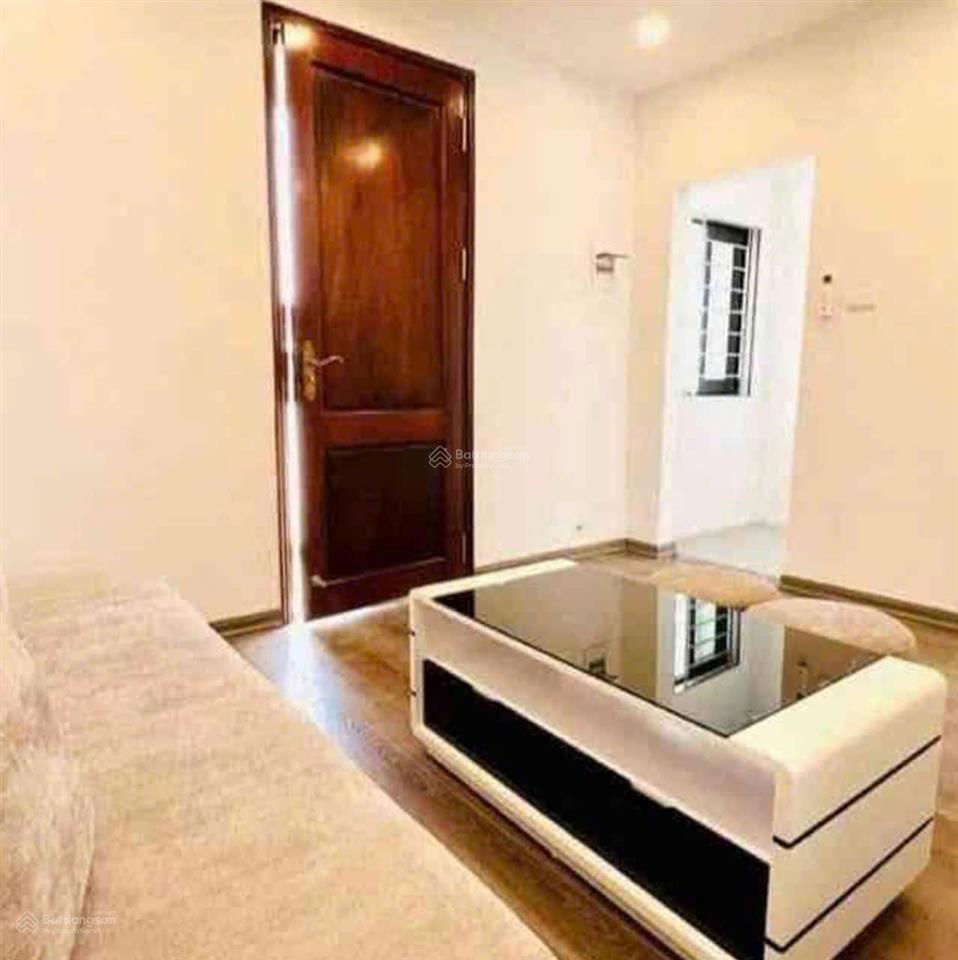 Bán nhà tập thể chỉ 2,35 tỷ tại đường ngô quyền, cửa nam sổ đỏ riêng nhà mới sửa, sáng thoáng