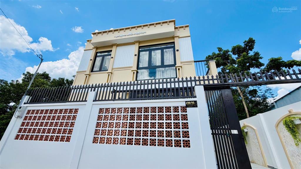 Nhà đẹp hóc môn ngang 10m siêu thoáng, sân vườn rộng