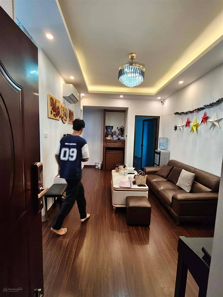 Bán căn hộ chung cư 96 định công, nhà đẹp ở ngay, 2 lô gia thoáng sáng, giá yêu thương