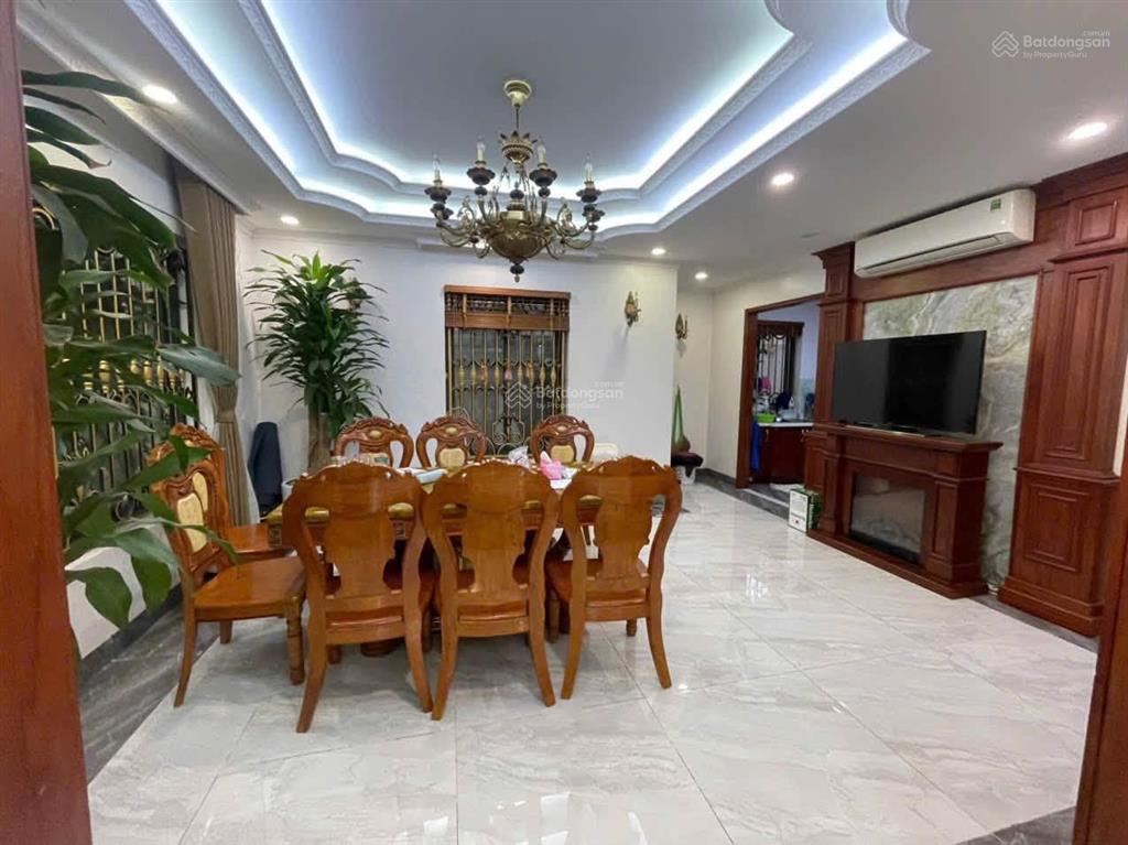 Chính chủ gộp bank biệt thự 210m x 4tầng, mặt tiền 12m, thoáng sáng ở sướng, ở ngay, kđt văn phú