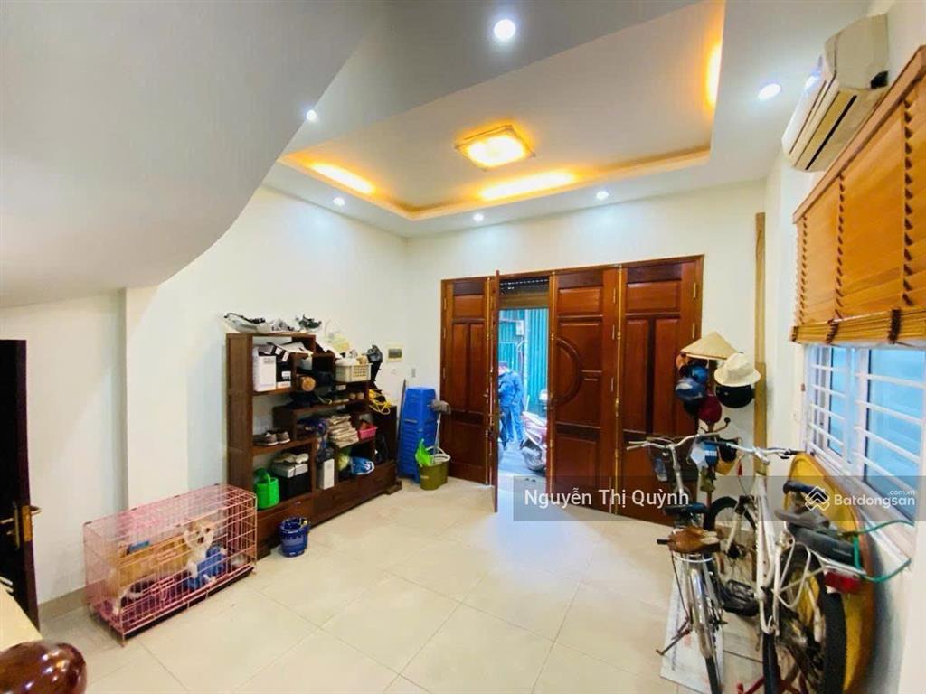Bán nhà trần quốc hoàn, phân lô ô tô, lô góc 50m2 x 5 tầng, giá 18,8 tỷ