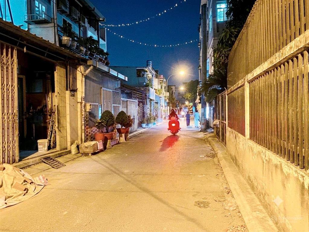 Nhà gần hà huy giáp thạnh lộc q12 45m nhà mới hẻm ô tô 2 tầng nhỉnh 4 t.ỷ xíu