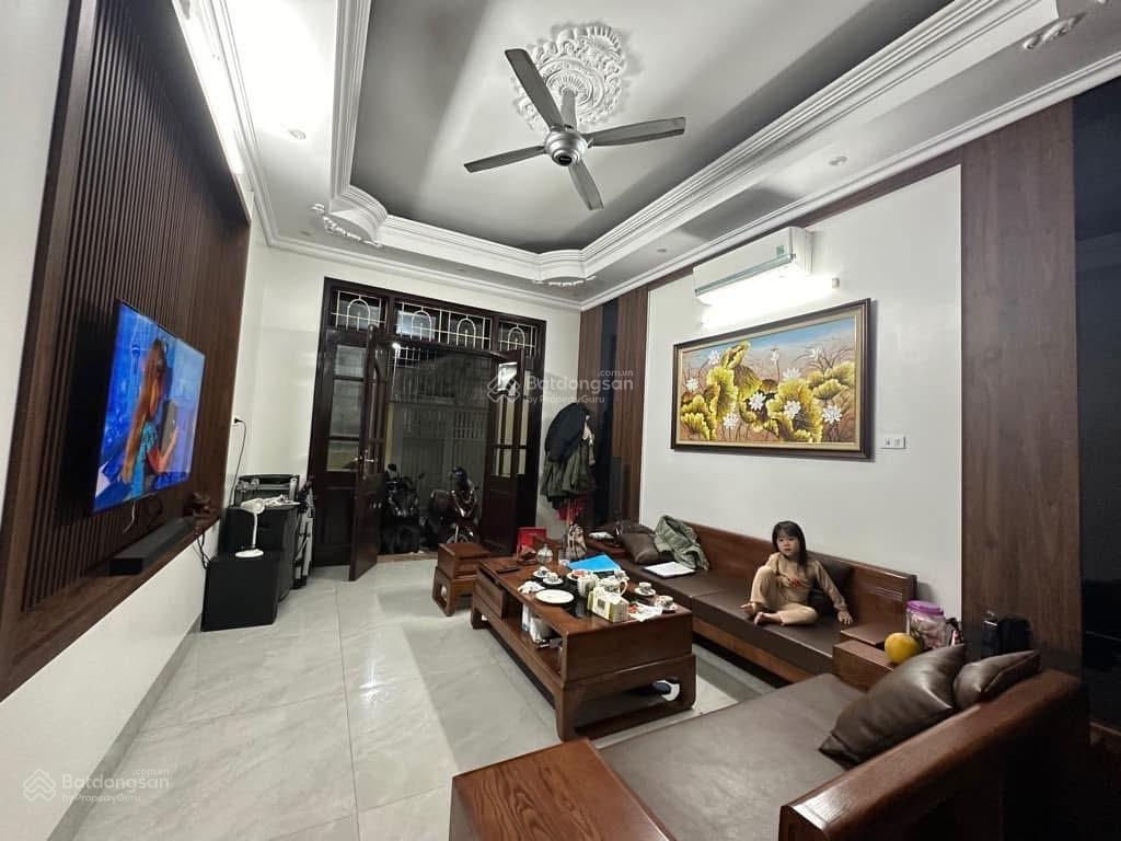 Giảm 2 tỷ yên hòa gần phố 60m x 4t, mt 4m tặng nội thất ở ngay!!!