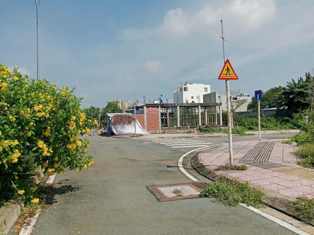 Bán đất sổ riêng 115 m2 thổ cư hẻm xe hơi sát ngã 3 nguyễn duy trinh đỗ xuân hợp giá 72 triệu/m2