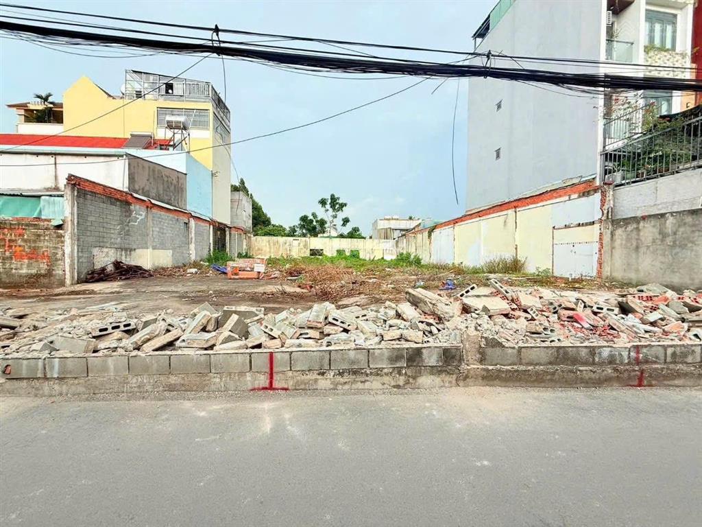 Đất góc 2 mặt tiền đường xe tải ngay quốc lộ 13 hiệp bình phước giá 28 triệu/m2
