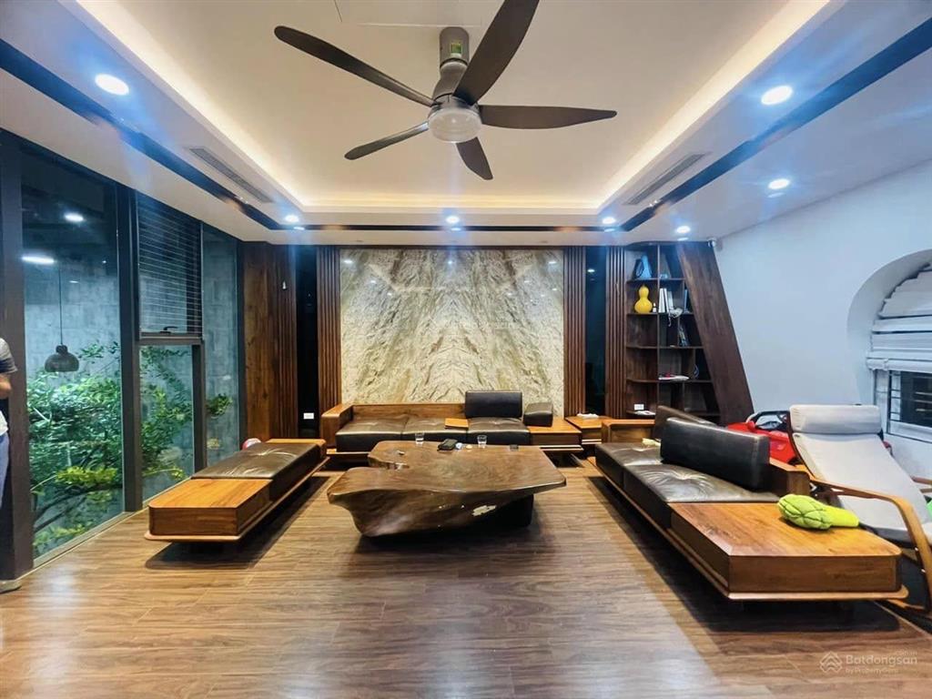 Chính chủ cần bán biệt thự 215m x 4 tầng, mặt tiền 12m, thoáng sáng ở sướng, ở ngay, kđt văn phú