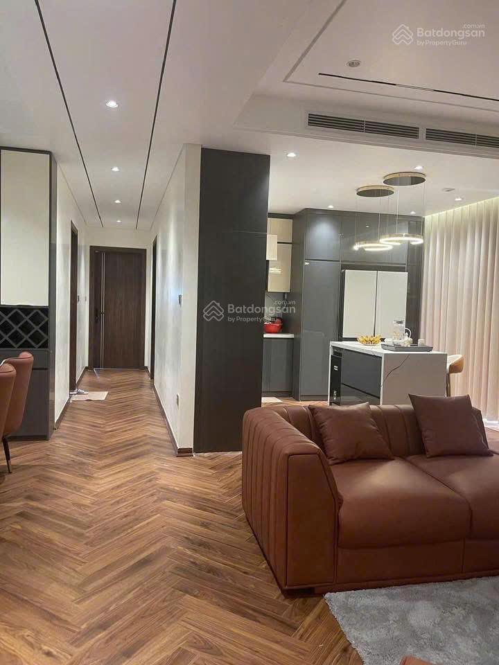 Nhà em bán lại căn hộ 142m2 3pn view trọn hồ tây giá tốt tòa veam tây hồ. 0888 486 ***.