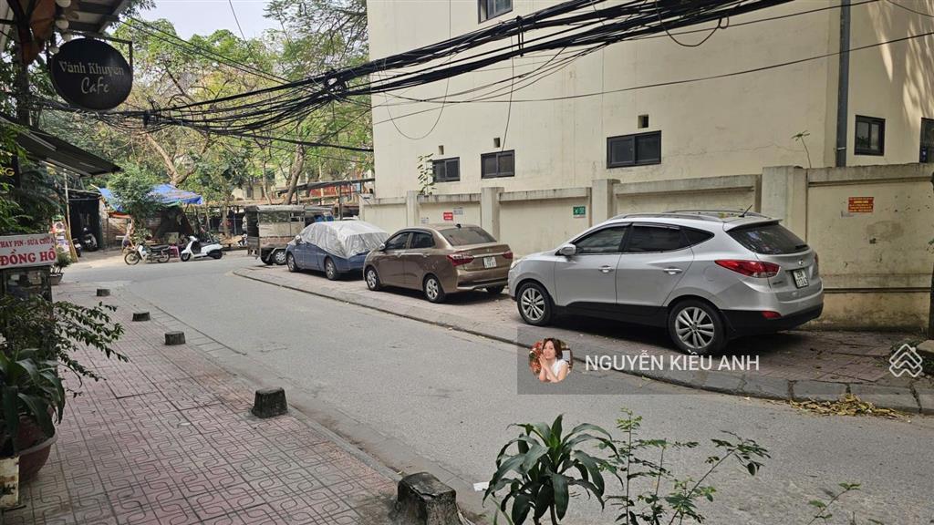 Tập thể lô góc mặt phố võ thị sáu ô tô 16 đỗ cầu thang hành lang rộng 3m sđcc 55m2 chỉ 3,55 tỷ