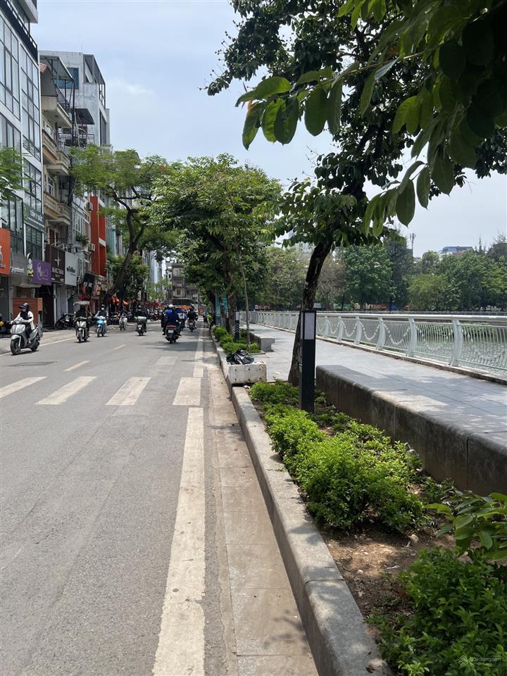 Phố vip hoàng cầu! 45m2*5t, dân xây lô góc ngõ thông, gần ô tô gần hồ, nội thất full ở sướng