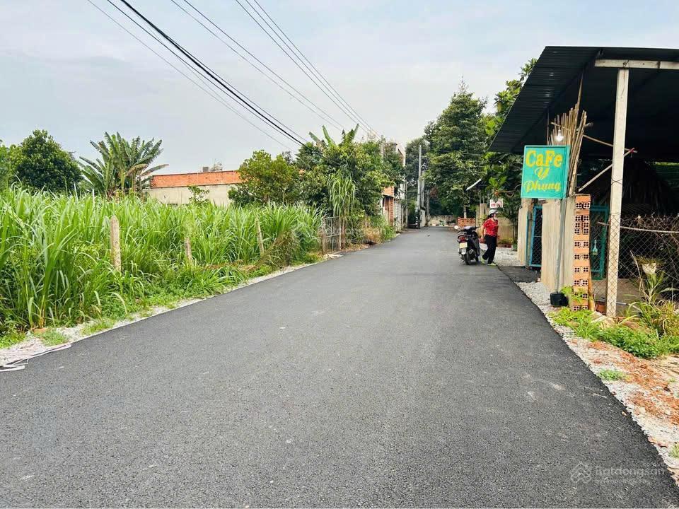 Chủ gửi bán 309m2 sẵn 100m2 tc, ngay sau lưng chợ sát cụm kcn an linh 1000ha, gần trường, giá 550tr