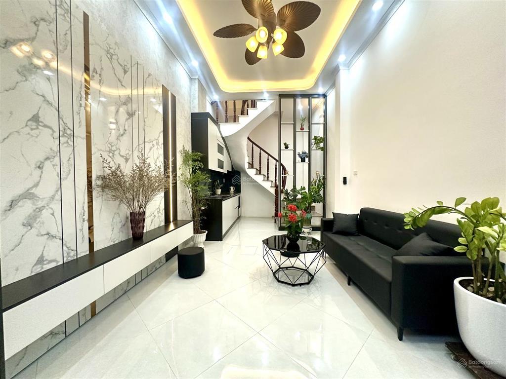 Bán nhà minh khai 6.45 tỷ 5 tầng 3 ngủ, nhà mới full nội thất, sổ riêng, không quy hoạch