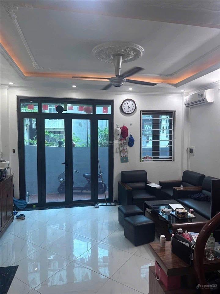 Bán nhà riêng mễ trì hạ lô góc 2 thoáng, 30m² xây 5 tầng, 3 ngủ, ngõ nông, 3 gác đỗ, nhà mới đẹp