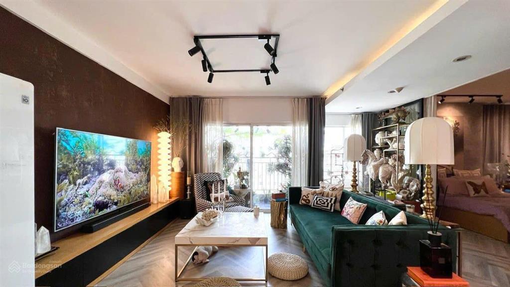 Tôi chính chủ bán căn 2pn chung cư hà nội centerpoint giá 5.9 tỷ bao phí. 0932 392 ***