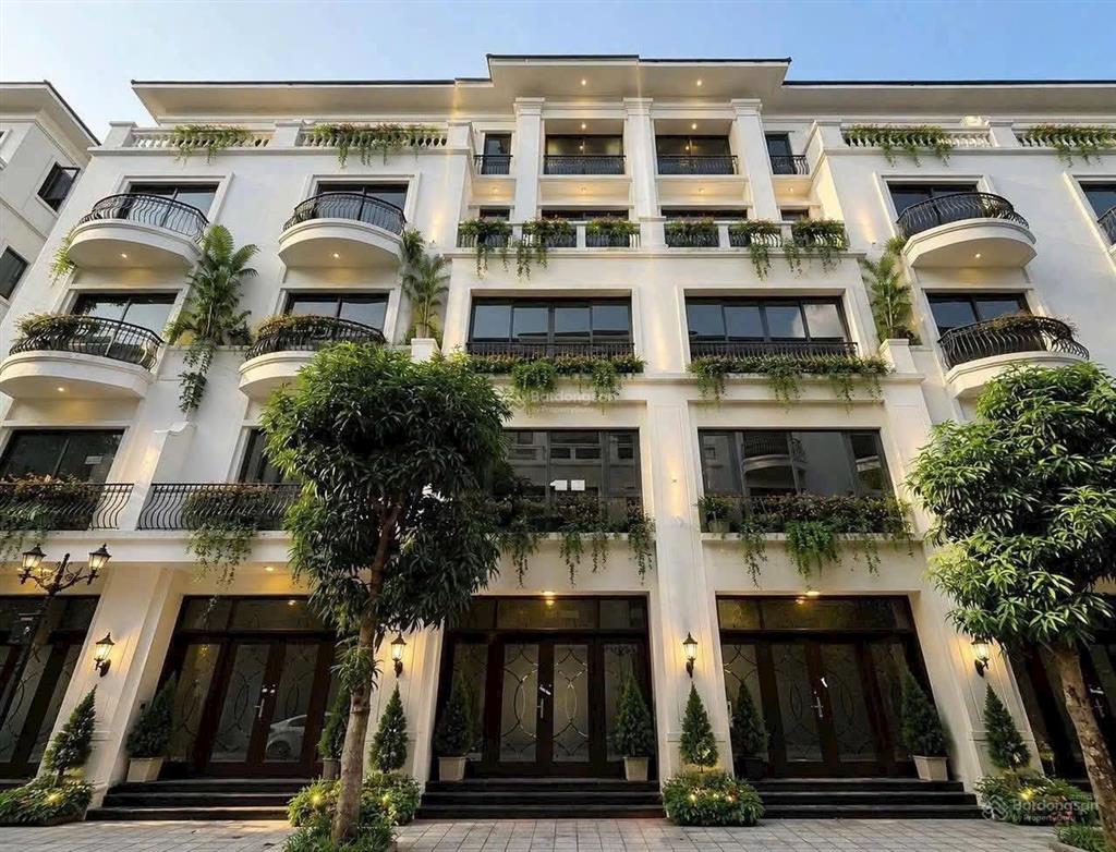 Bán biệt thự view đẹp tại san hô 8, 11 tỷ vnd, 70m2, 4pn, 3wc, uy tín