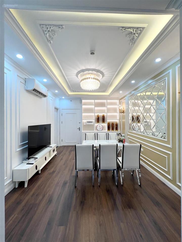 Chính chủ bán căn hộ 2pn x 2vs nhà đẹp, tâm huyết. nội thất đầy đủ khách mua về chỉ việc ở
