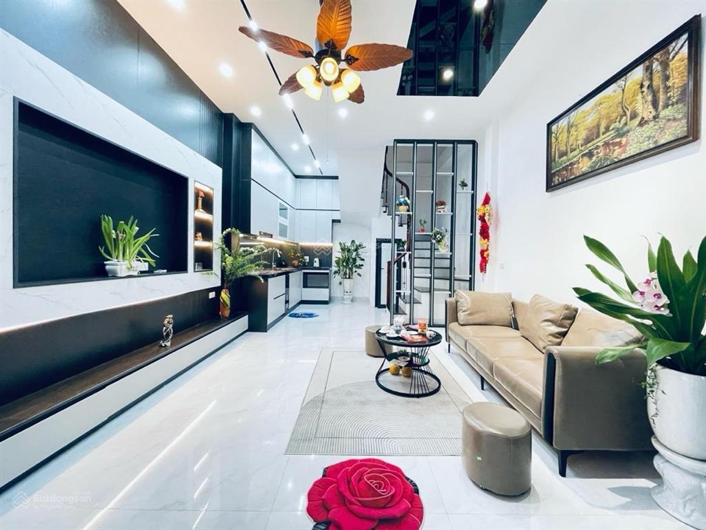 Bán nhà ô chợ dừa, 30m ra phố, ngõ ba gác thông, qh ổn định, nhà dân xây mới, lô góc, 40m*5t