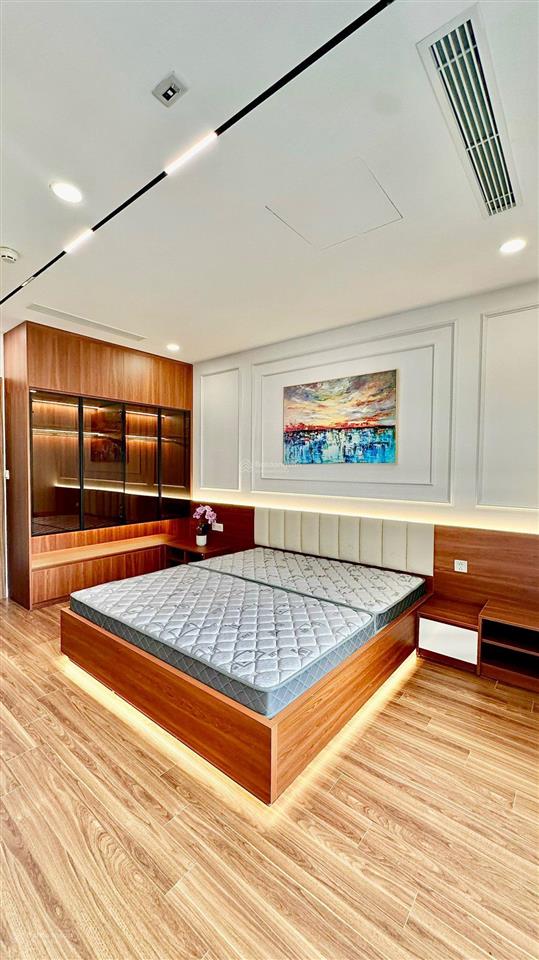 Chính chủ bán gấp căn 96m2 3n2vs tại golden park phạm văn bạch. giá 8,8 tỷ có thương lượng