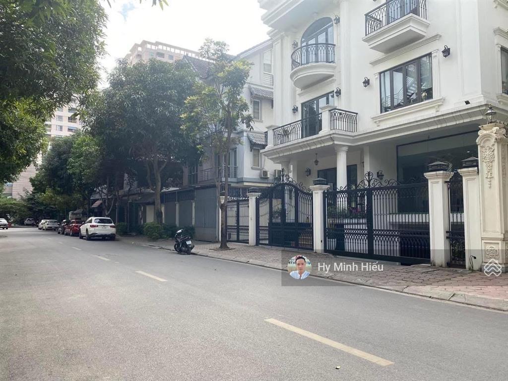 Bán biệt thự đơn lập mặt phố thọ tháp 189m2 x 4t, mt 14m gần cv cầu giấy giá 83 tỷ