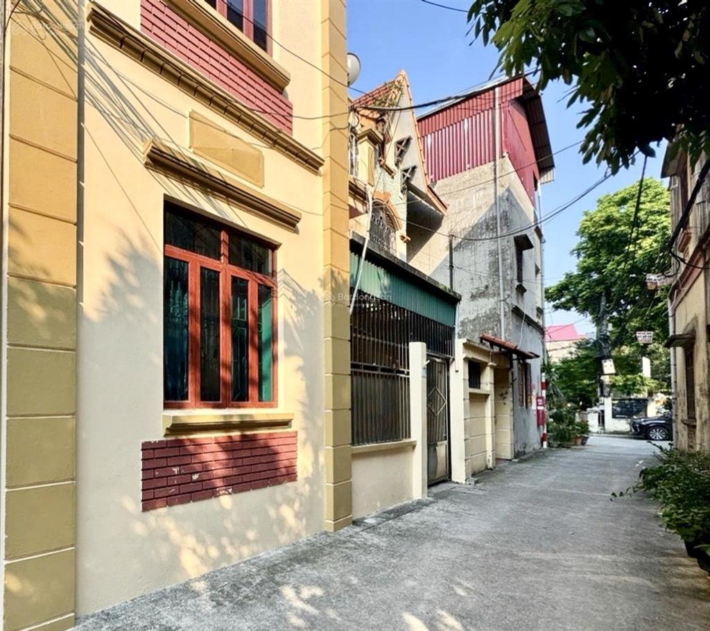 Bán nhà khu gia thụy, dân xây 4 tầng phố nguyễn văn cừ. 50m2 lô góc tổng 4pn. 8,4 tỷ. 0943 827 ***