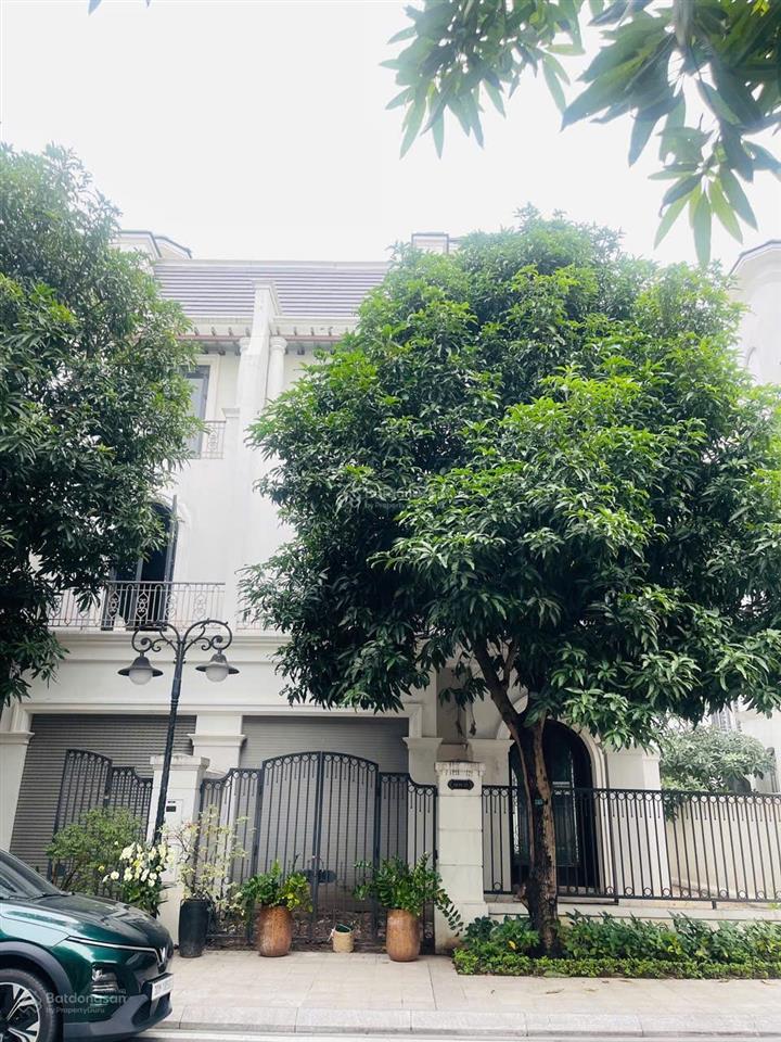 Gấp! dt 150m2, 4t, giá 31 tỷ căn biệt thự san hô, gần ngay hồ 24,5ha
