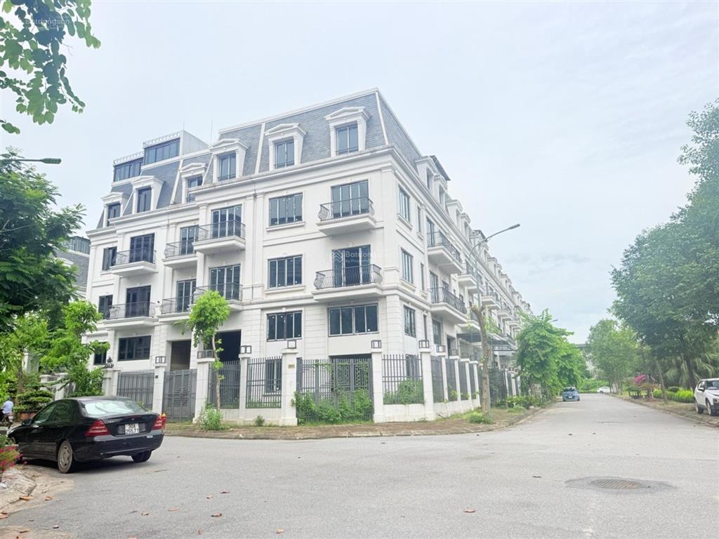 Rẻ quá! chỉ hơn 8tỷ căn hộ mới đét, khu đô thị happyland đông anh 4tầng+70m2 đất kinh doanh.
