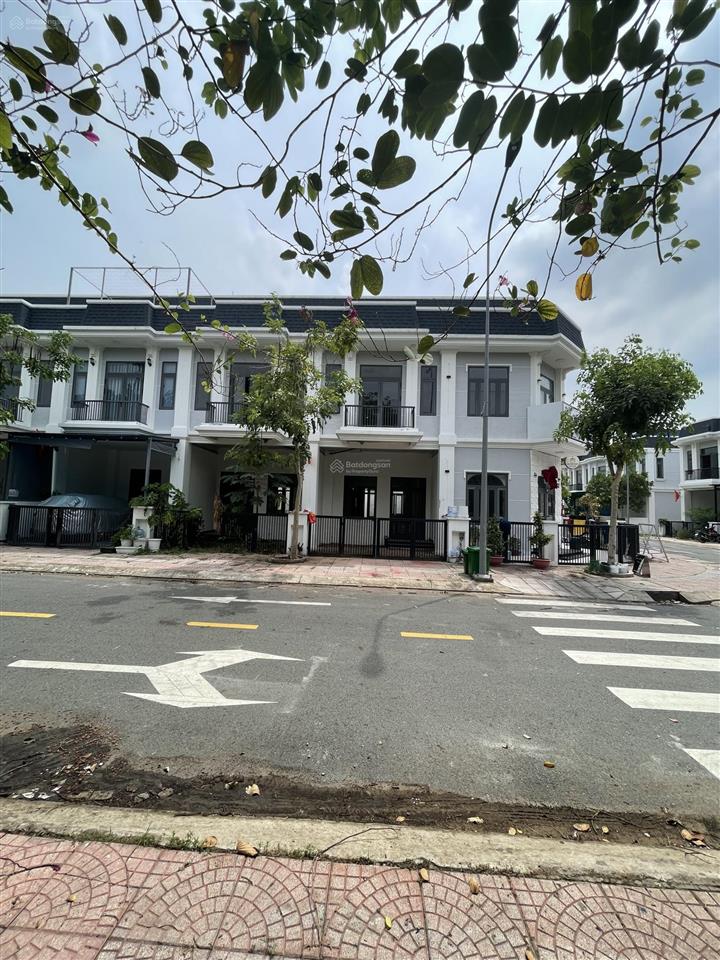 Bán nhà the sol city, diện tích 5x15, kết cấu trệt lầu tum, hoàn thiện ngoài, thô trong giá 3t250