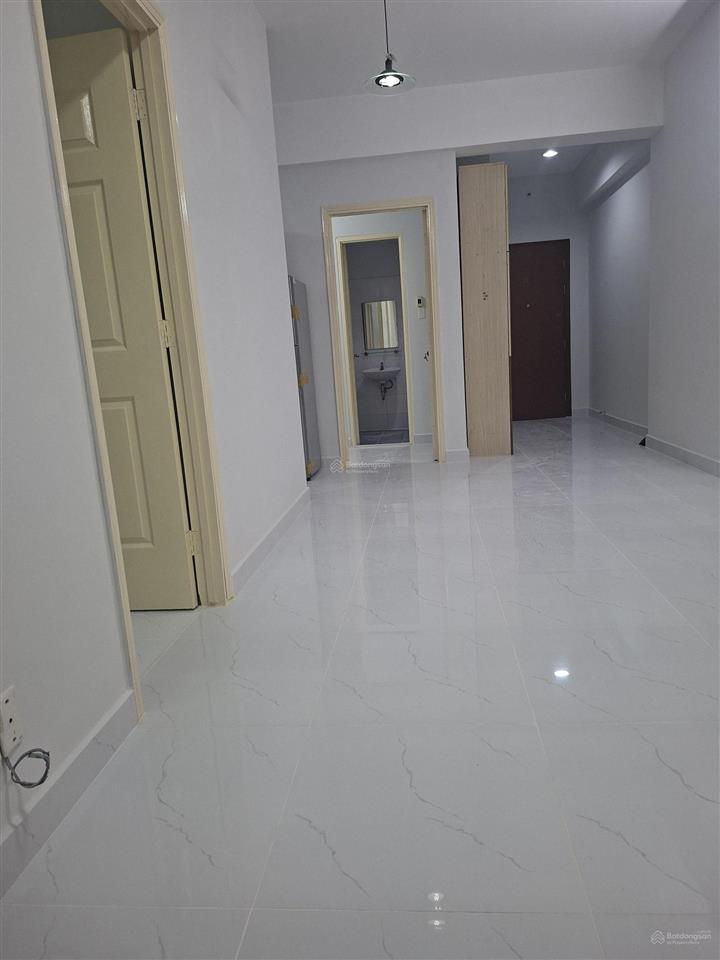 Bán gấp căn hộ 69m2 góc, 2pn 1tỷ7 sổ hồng, cc hqc plaza ngay chợ bình điền, q8. đi q1 hết 20p