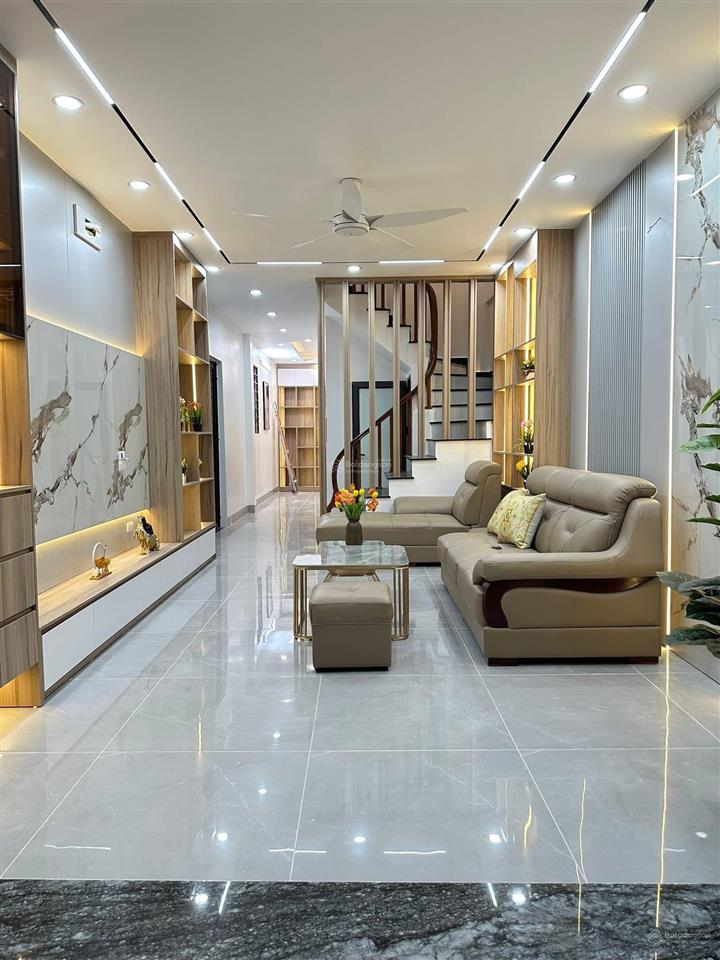 Phải nhanh, lạc long quân, nhà đẹp, 2 thoáng, ngõ thông ô tô, 20m ra phố, gần võ chí công, tây hồ