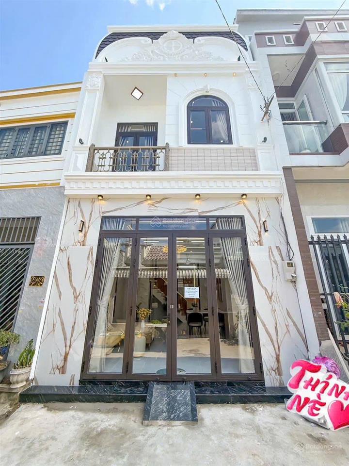 Nhà lầu mới đẹp kế khu ẩm thực bờ hồ bún sáng gần trường đại học y dược tp đh cần thơ.