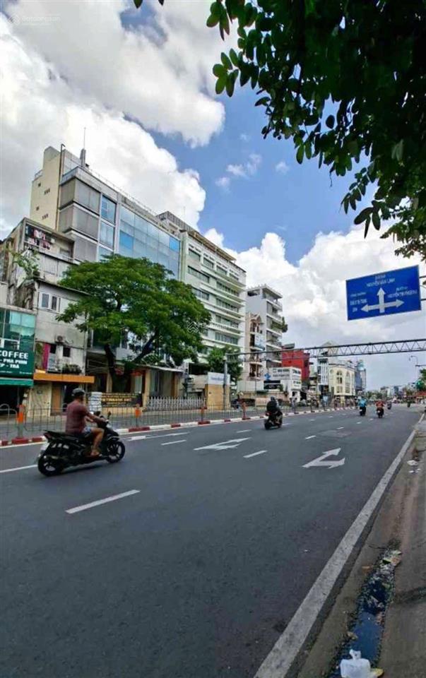 Nhà 5 tầng btct 4 phòng có dòng tiền cho thuê sát vách quận 1 nguyễn văn cừ quận 5 5.3 tỷ