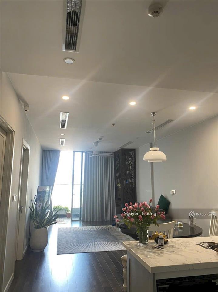 Bán cắt lỗ căn hộ 84m2, 2pn 2vs, cửa tb, ban công đn, view hồ tây, chung cư kosmo tây hồ. giá 8 tỷ
