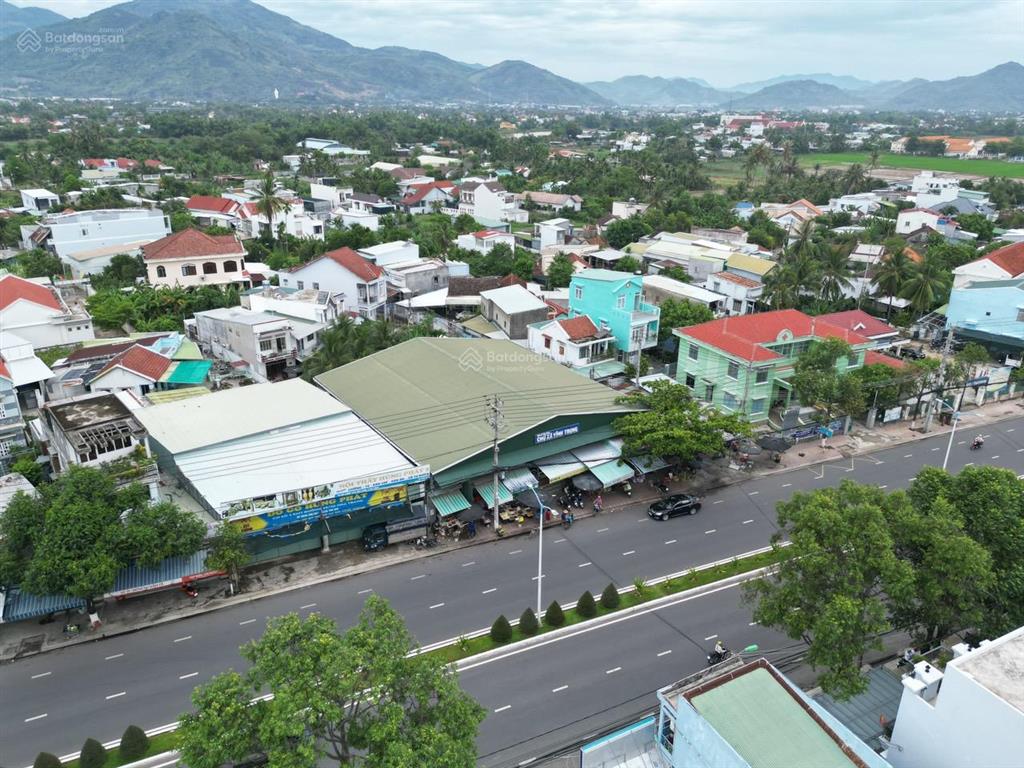 Cần bán lô đất mặt tiền 23/10 tây nha trang