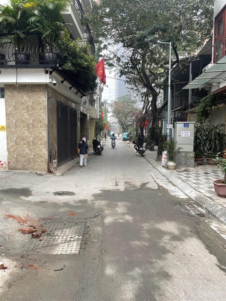 Mảnh đất lô góc phú thượng 105m2, mt 6,85m , ô tô tránh + vỉa hè 28 tỷ