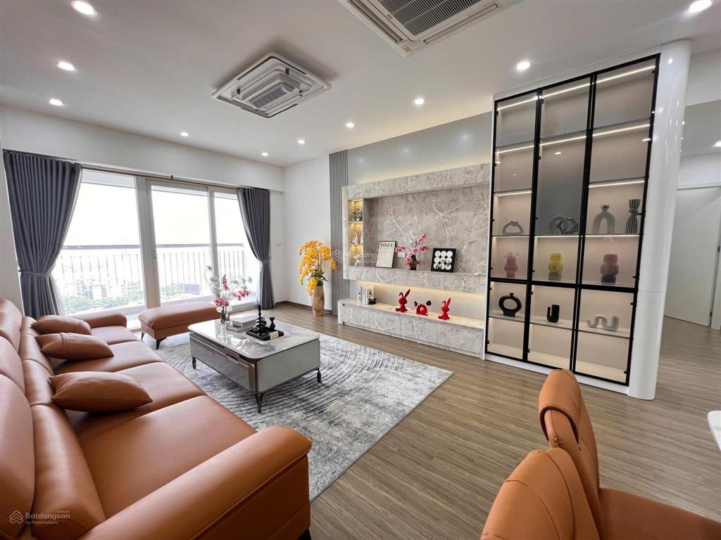 Bán căn 4 ngủ viện chiến lược khoa học công an 135.4m2 nhà mới tinh cực đẹp 0988 579 ***