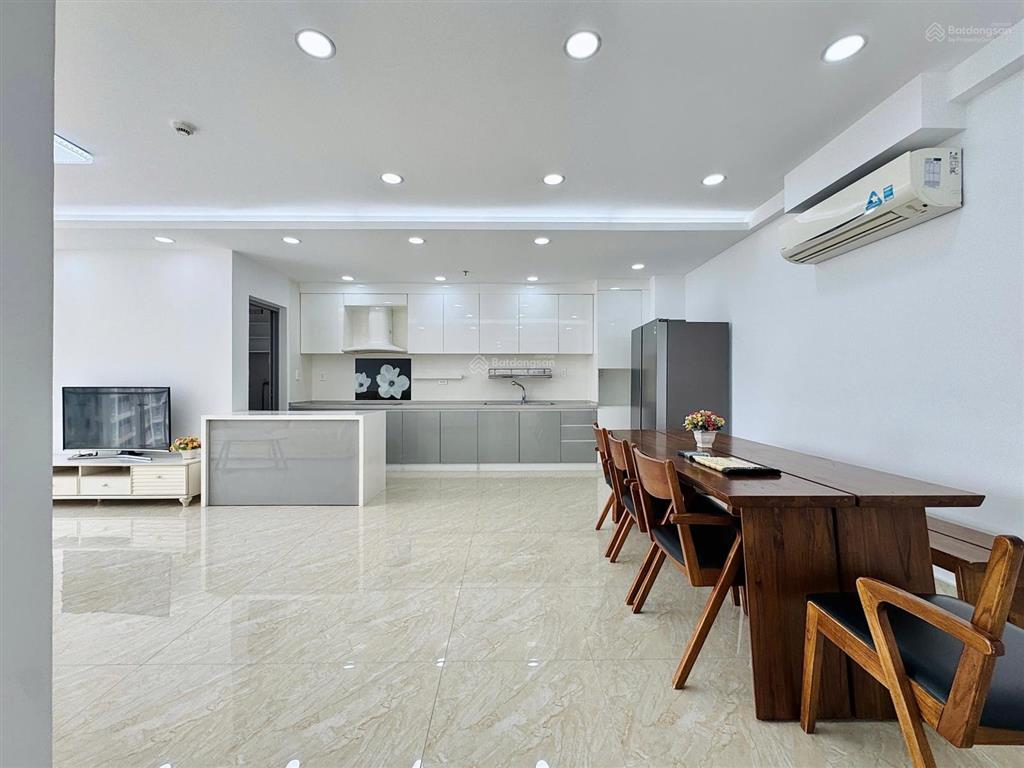 Căn hộ 3pn, 2wc 130m2 tại green valleyhcm. full nội thất, có ô xe. giá chỉ 9,95tỷ. 0981 934 ***