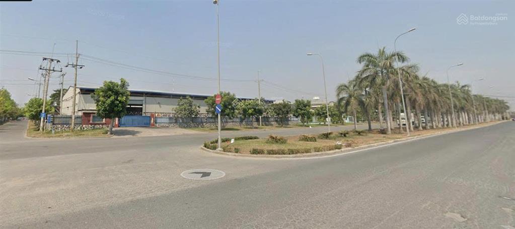 Nhà xưởng kho 2442m2 mặt tiền đường nổi bật, ngay cổng khu công nghiệp hiệp phước