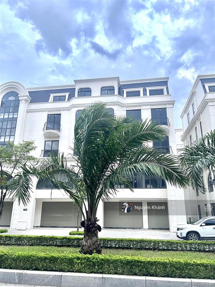 Bán gấp căn góc hinode royal park 205m2 mt 11.5m 5 tầng 3 mặt thoáng giá chỉ hơn 100tr/m2
