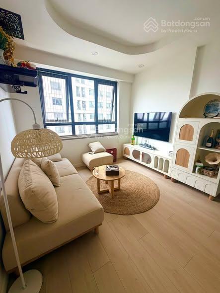 Bán gấp ch 2pn full nội thất tại green stars, 5,2 tỷ, 66,8m2 ban công đông nam. e 0986 499 ***.