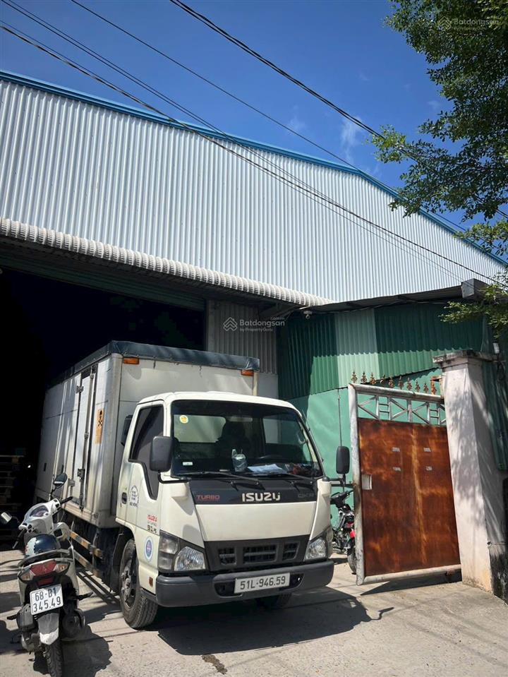 Cần bán kho xưởng 1000 m2 (15 tỷ) đường dương văn dương đức hòa đông long an