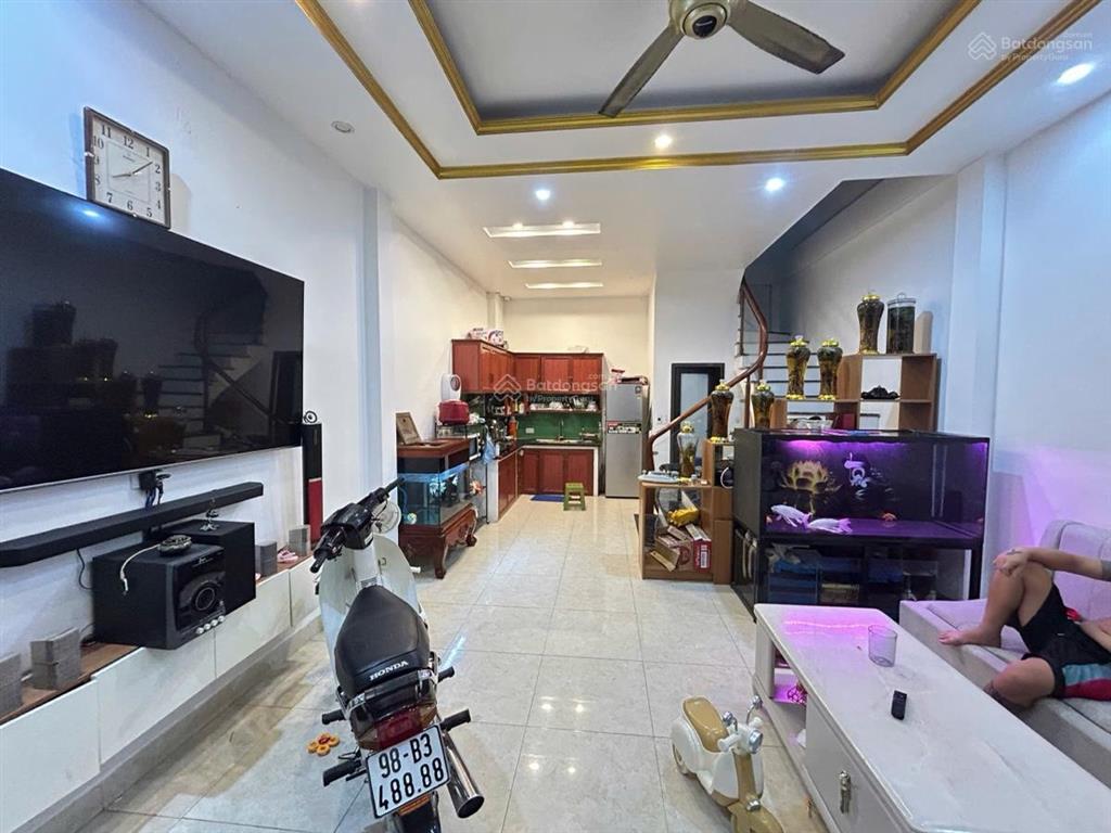 Bán nhà mặt ngõ trường chinh, gần phố, ba gác thông tứ phía, kinh doanh đỉnh, nhà dân xây, full đồ