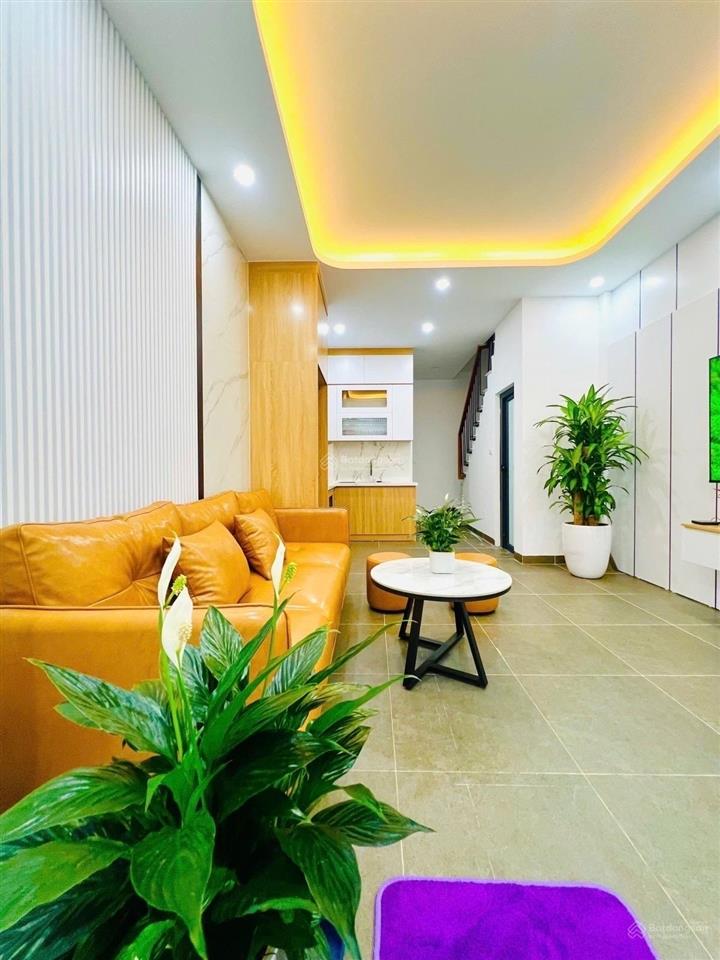 15m ra mặt phố hoàng quốc việt kéo dài nhà 6 tầng 35m xây mới thang máy mặt tiền rộng 4m