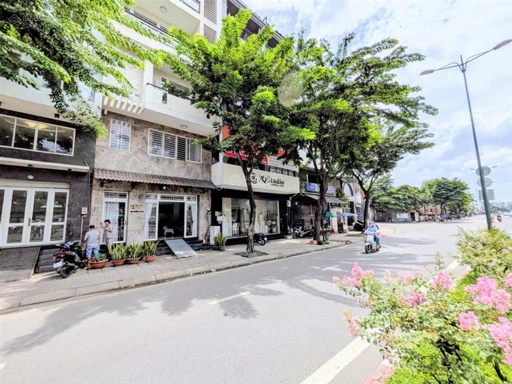 Nhà đẹp mặt tiền phạm văn đồng 6 tầng btct 5' sân bay kd đa ngành gò vấp bớt lộc .