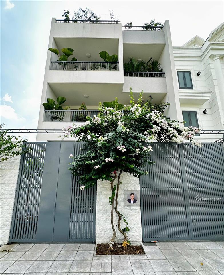 Tin thật 100%. nhà 4 tầng tại kdc viện kinh tế đường trần não dt 8x16m, cn 128m2 giá 21,5 tỷ
