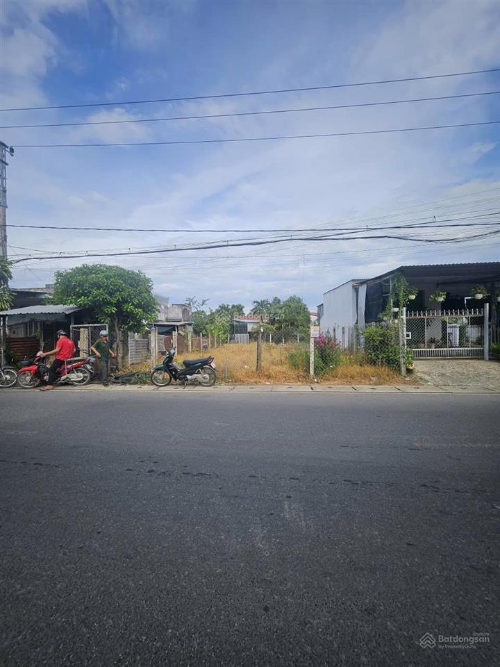 Mặt đường bà đề diên an, cách đường võ nguyên giáp chỉ 50m. vị trí cạnh võ nguyên giáp thông 23/10