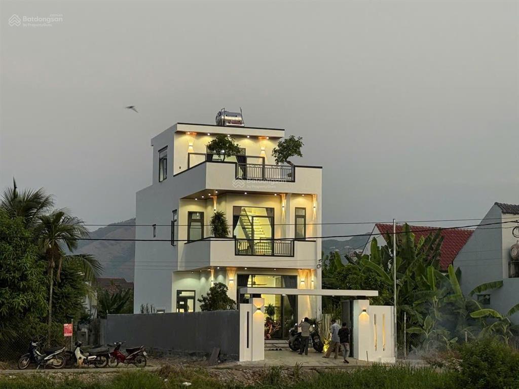Siêu phẩm biệt thự vườn 3 lầu mê đúc ven nha trang