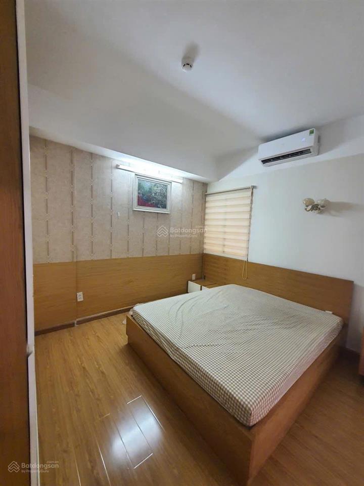 Bán căn hộ flora anh đào, dt căn 55m2, đã được thiết kế 2pn 1wc, tặng lại nội thất. giá 2,890 tỷ