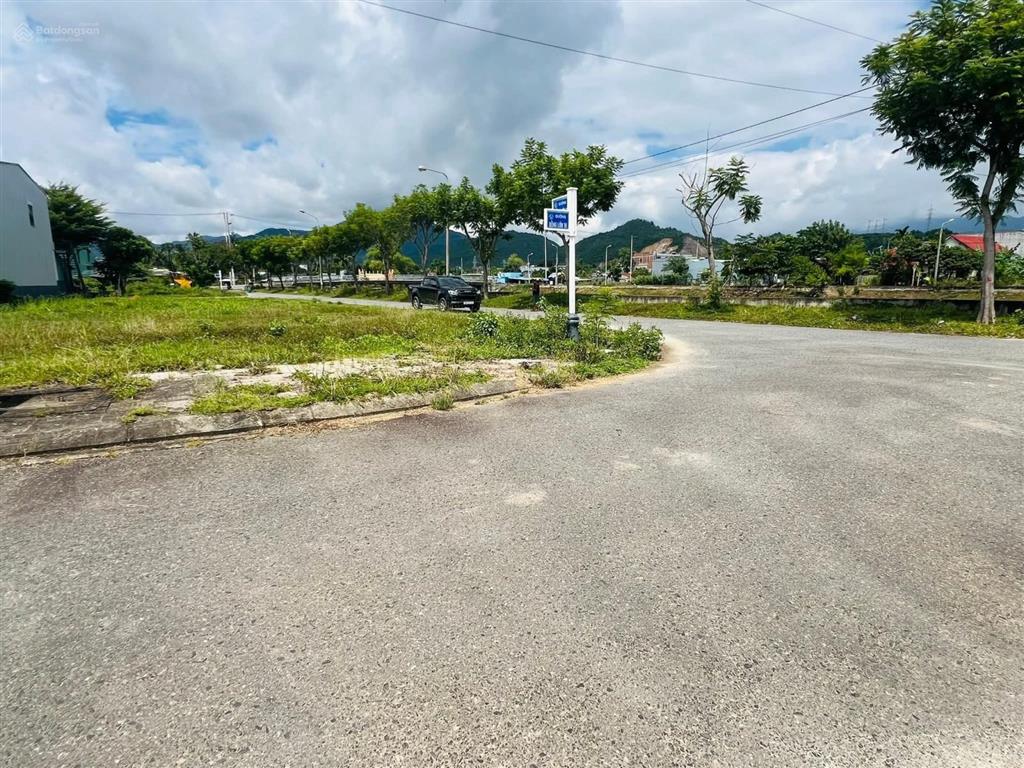 Chào bán lô góc ngã 3 hòa liên 2 view kênh mát mẻ. gần đường đt 601 ngang 9m3 giá 5,5 tỷ