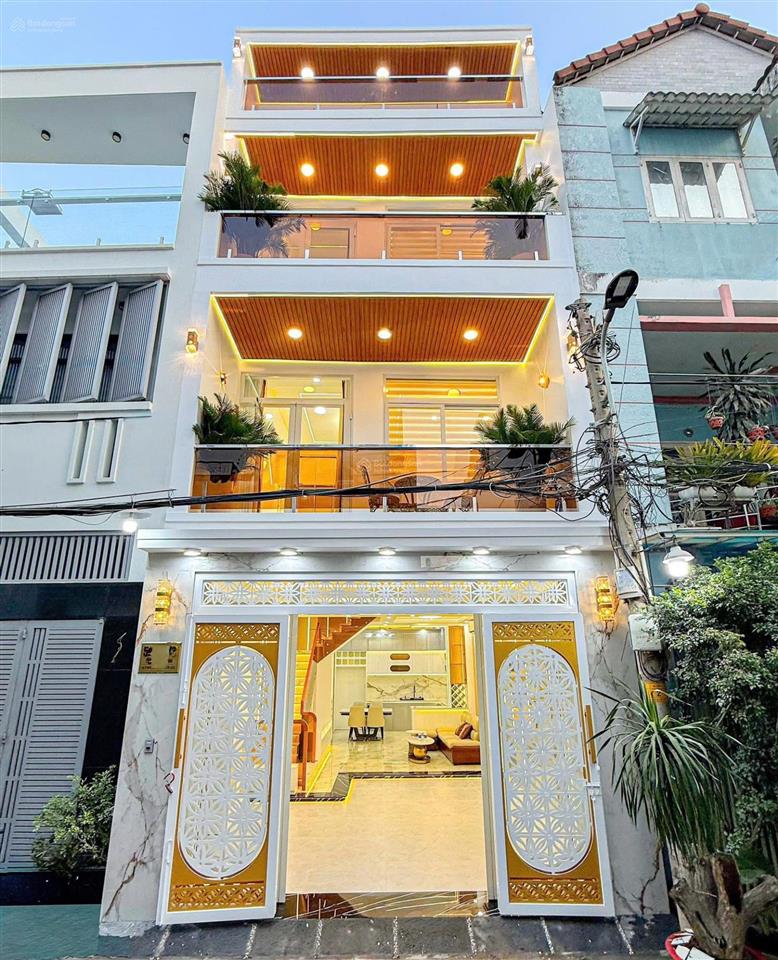 Nhà hẻm xe hơi đậu vào nhà chưa tới 10 đồng q7, 3 tầng 4 phòng dọn vào ở ngay được